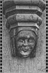 Visage sur bois